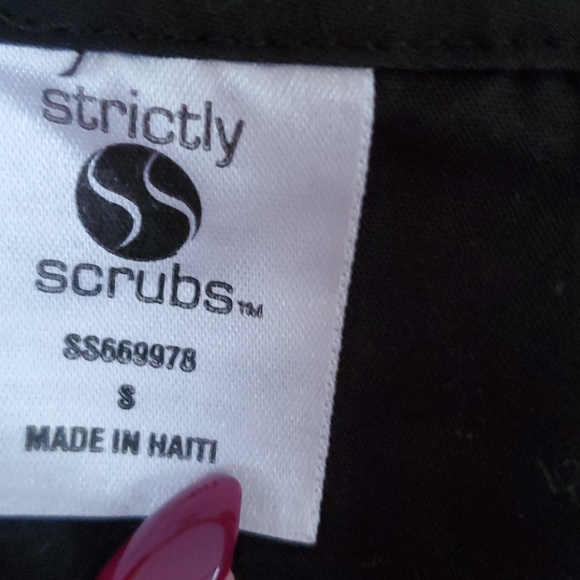 Scrubs - Picture 2 of 3